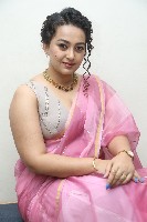 Ester Noronha Pictures